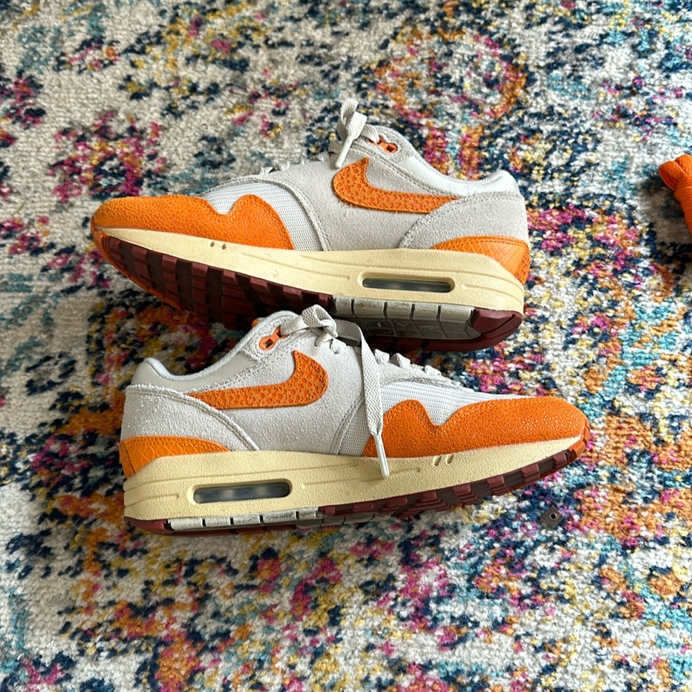 Orange Nike air max